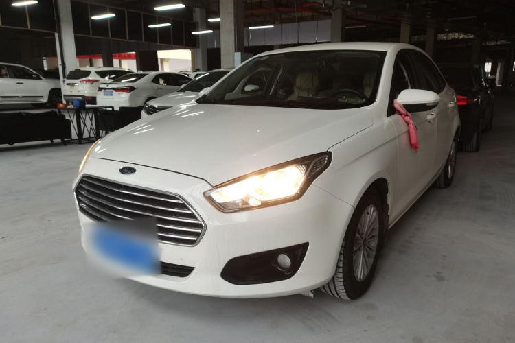 福特 福睿斯 2017款 改款 1.5L 手动舒适型车身外观1