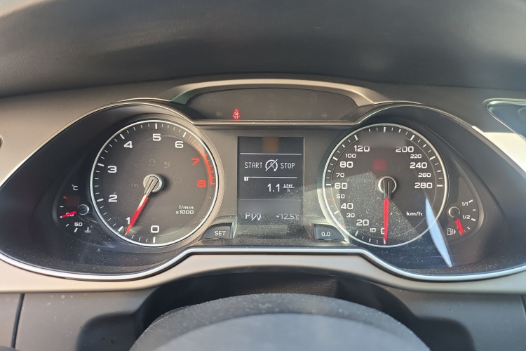 奥迪A4L 2013款 35 TFSI 自动舒适型局部细节14