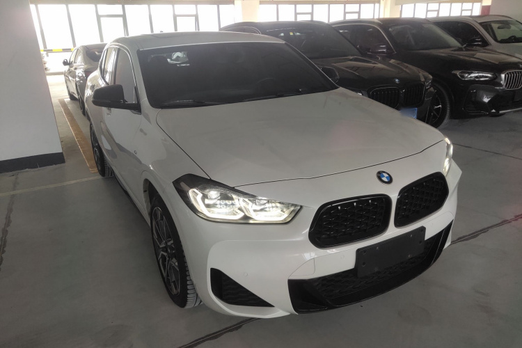 宝马X2 2021款 改款 xDrive25i 曜夜版车身外观3