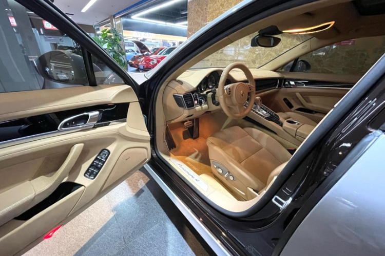 保时捷 2014款 Panamera 4 3.0T中控内饰7005