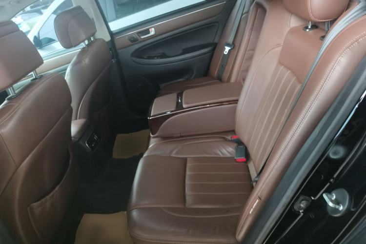 现代 劳恩斯 2012款 3.0L GDI尊贵版中控内饰21