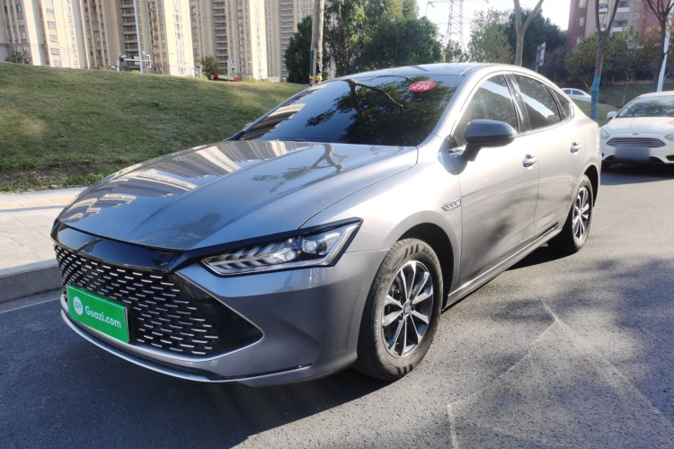 比亚迪 秦PLUS 2023款 冠军版 DM-i 55KM领先型车身外观1