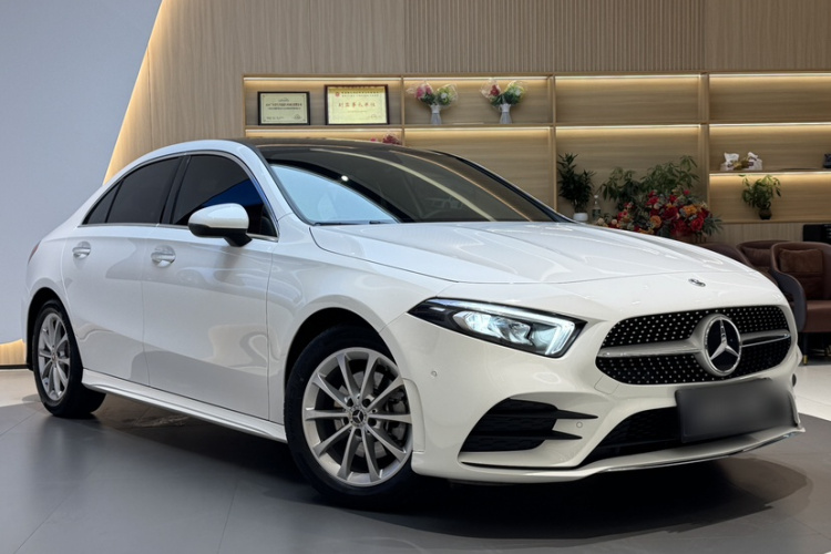 奔驰A级 2022款 A 200 L 运动轿车动感型车身外观6009