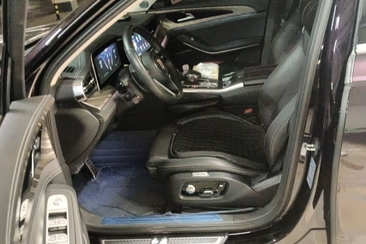 红旗H9 2022款 2.0T 智联旗享版中控内饰19