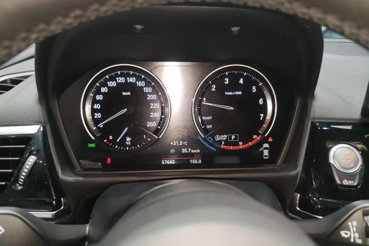 宝马1系 2021款 改款 125i M运动曜夜版局部细节14