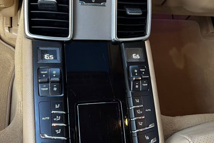 保时捷 2014款 Panamera 4 3.0T中控内饰7001