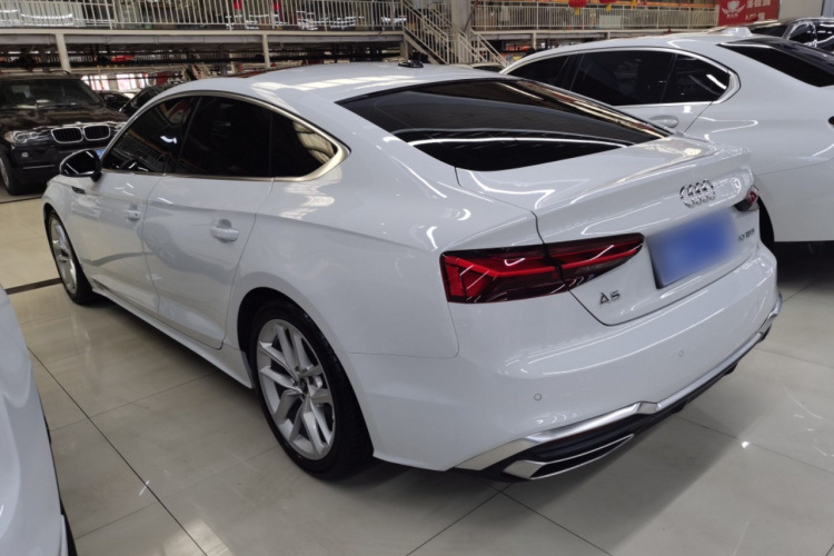 奥迪A5 2023款 Sportback 40 TFSI 时尚动感型车身外观4