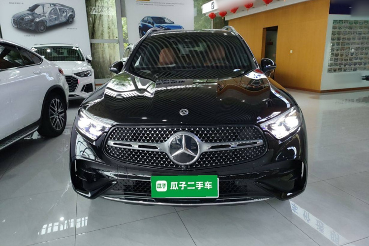 奔驰GLC 2023款 改款 GLC 300 L 4MATIC 豪华型 7座车身外观2