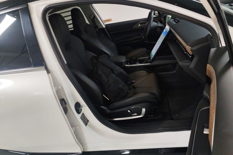 小鹏P5 2022款 550E局部细节41