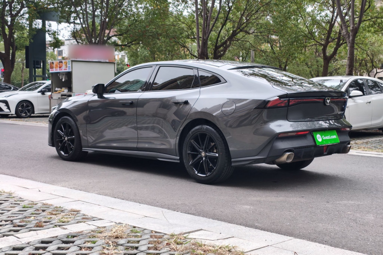 长安UNI-V 2023款 1.5T 智慧领航型车身外观6005