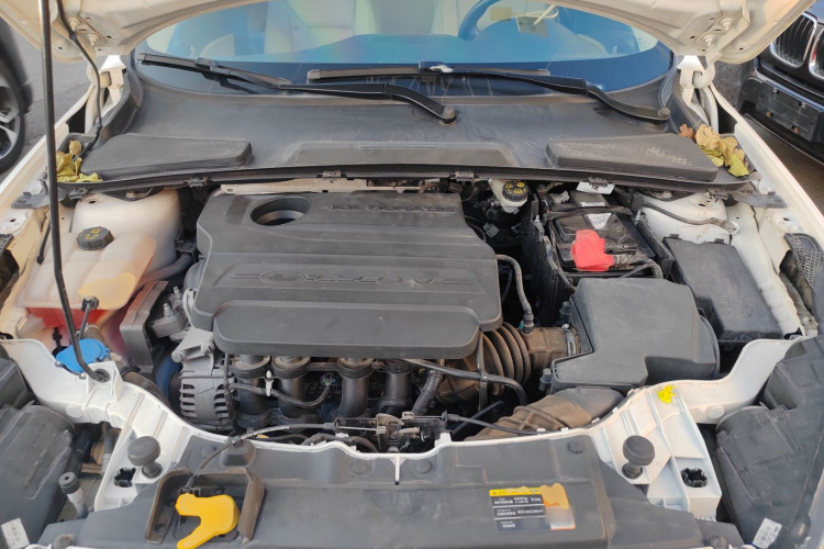 福特 福睿斯 2017款 改款 1.5L 手动舒适型机舱底盘24