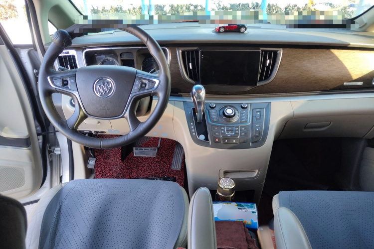 别克GL8 2011款 2.4L LT豪华商务行政版中控内饰12