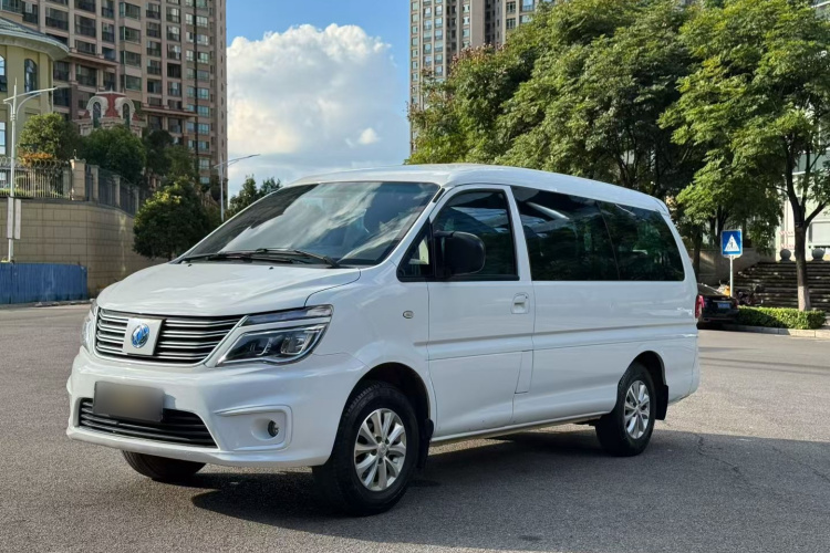 东风风行 菱智M5EV 2020款 长航版 豪华型 7座车身外观1