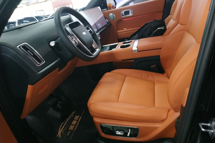 理想汽车 理想L8 2023款 Air中控内饰19