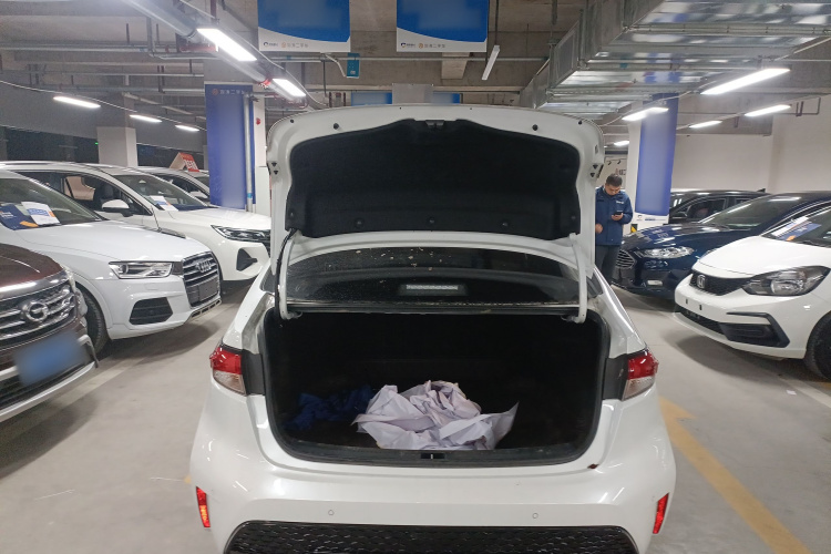 丰田 雷凌 2022款 双擎 1.8H E-CVT运动版机舱底盘23