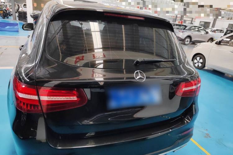奔驰GLC 2018款 GLC 260 4MATIC 豪华型车身外观6