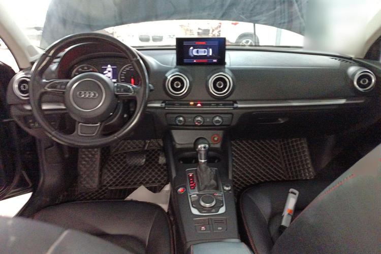 奥迪A3 2016款 Limousine 35 TFSI 领英型中控内饰12