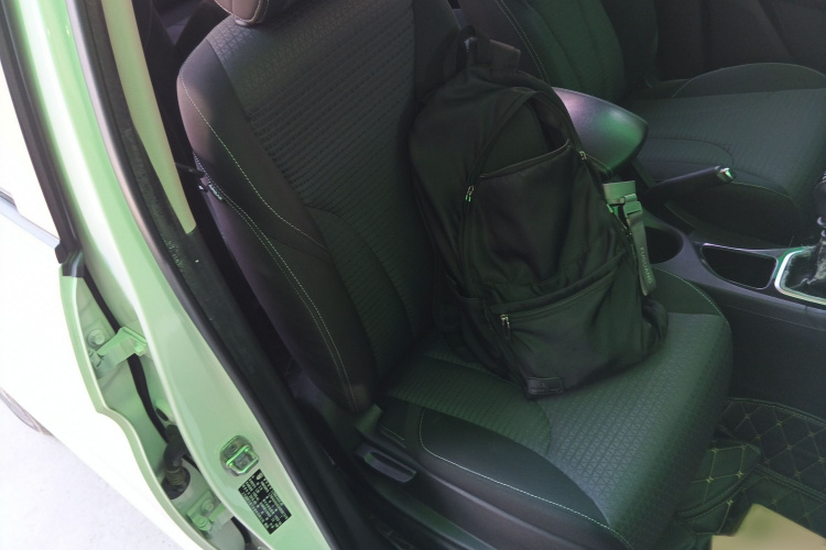 宝骏730 2019款 1.5L 手动时尚型 7座 国VI局部细节41