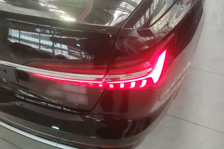 奥迪A6L 2023款 45 TFSI quattro 臻选动感型车身外观9