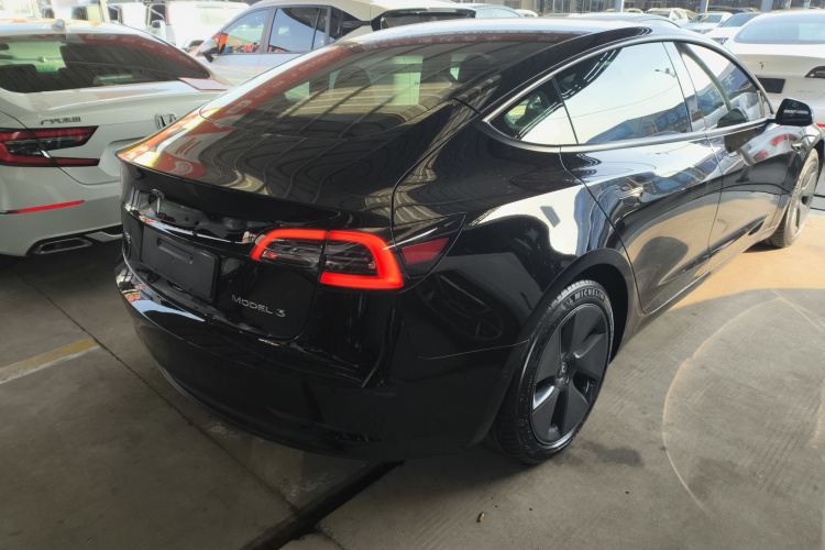特斯拉 Model 3 2021款 标准续航后驱升级版 3D6车身外观7