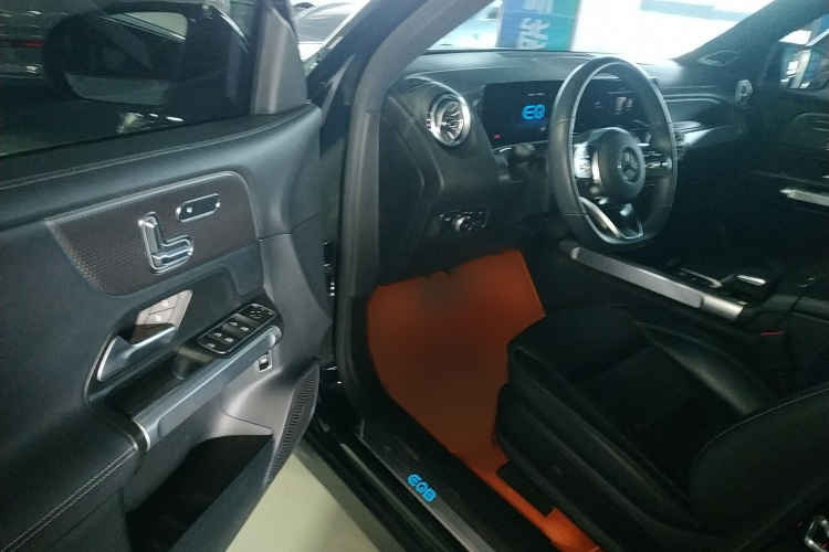 奔驰EQB 2022款 EQB 350 4MATIC 首发特别版中控内饰7003