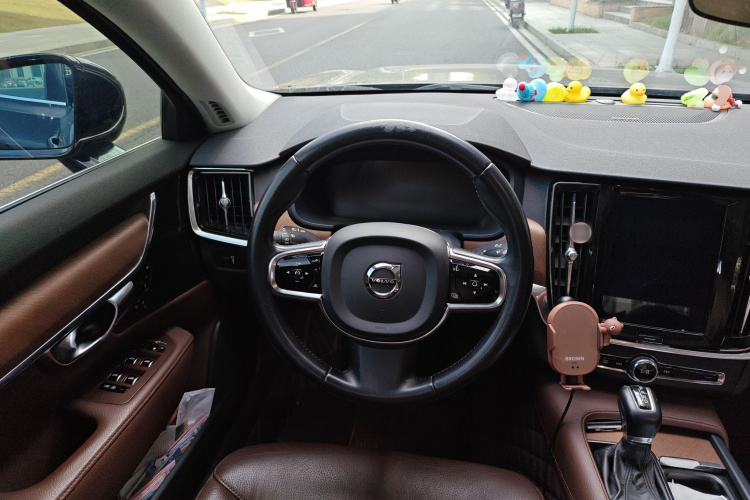 沃尔沃S90 2019款 T5 智远版中控内饰13