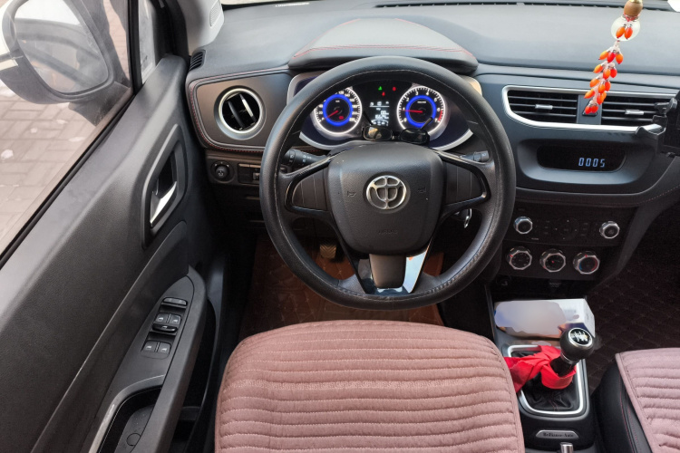 中华V3 2016款 1.5L 手动舒适型局部细节13