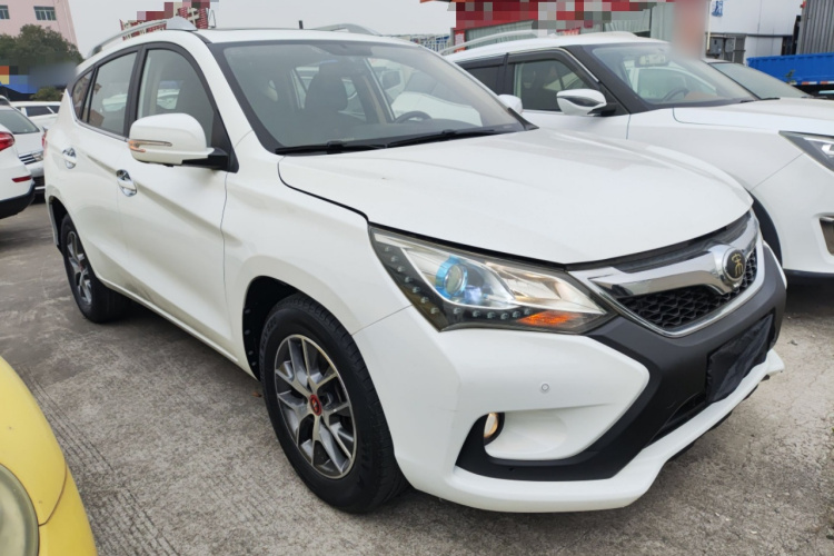 比亚迪 宋 2016款 2.0TID 自动豪华型车身外观3