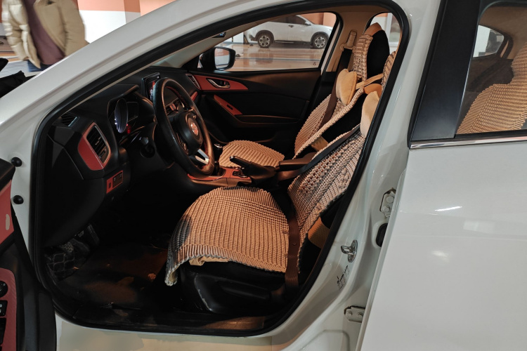 马自达3 昂克赛拉 2017款 三厢 1.5L 手动豪华型 国V中控内饰19