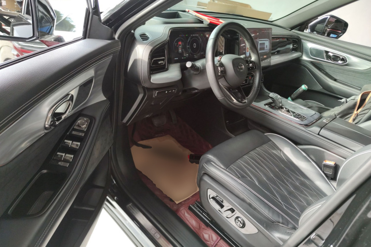 广汽传祺 传祺GS8 2022款 双擎系列 2.0TM 四驱尊贵版 （七座）中控内饰7003