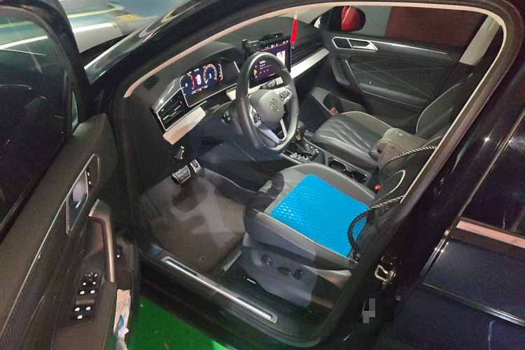 大众 途观L 2024款 330TSI 自动两驱R-Line越享版中控内饰7003