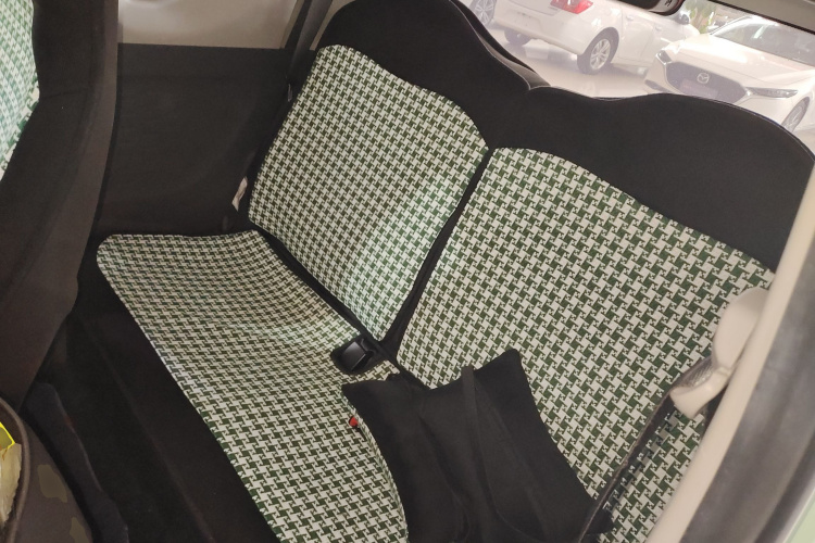 五菱汽车 宏光MINIEV 2021款 马卡龙时尚款 磷酸铁锂中控内饰7004