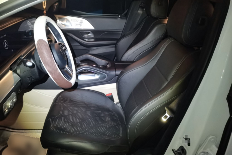 奔驰GLE轿跑 2020款 GLE 350 4MATIC 轿跑SUV 豪华型中控内饰19