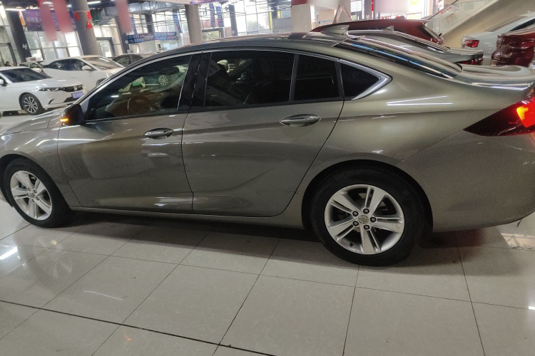 别克 君威 2017款 20T 精英型车身外观4