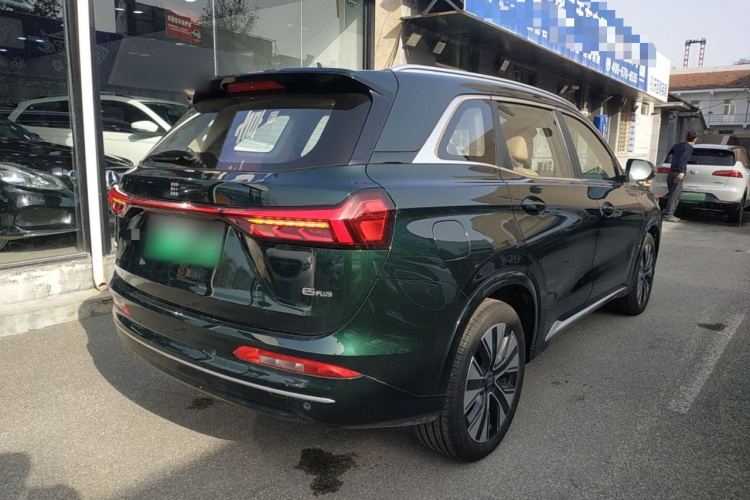 蓝电E5 PLUS 2025款 120km 标准续航版 7座车身外观7