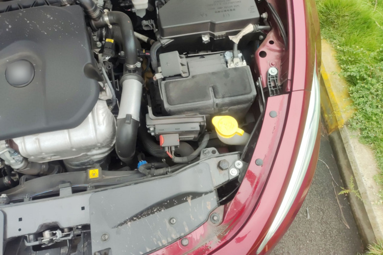 菲亚特 菲翔 2012款 1.4T 自动劲享版局部细节9007