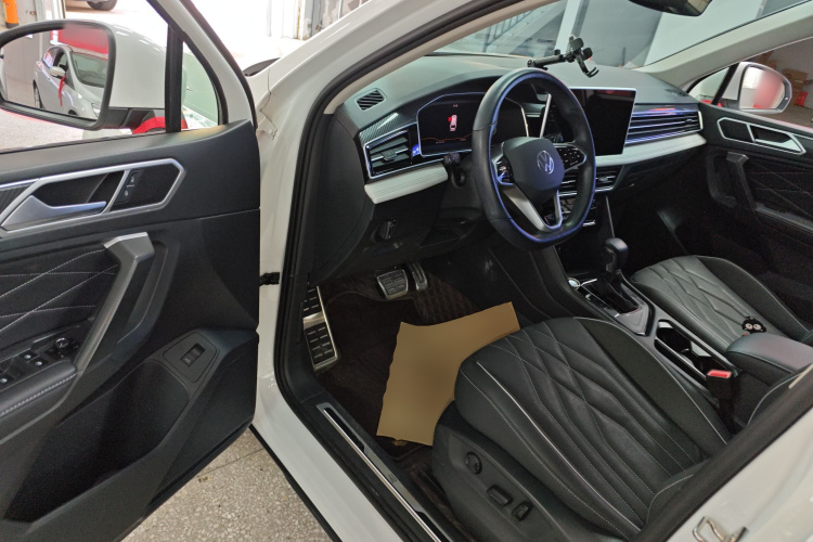 大众 途观L 2023款 330TSI 自动两驱R-Line越享版中控内饰20