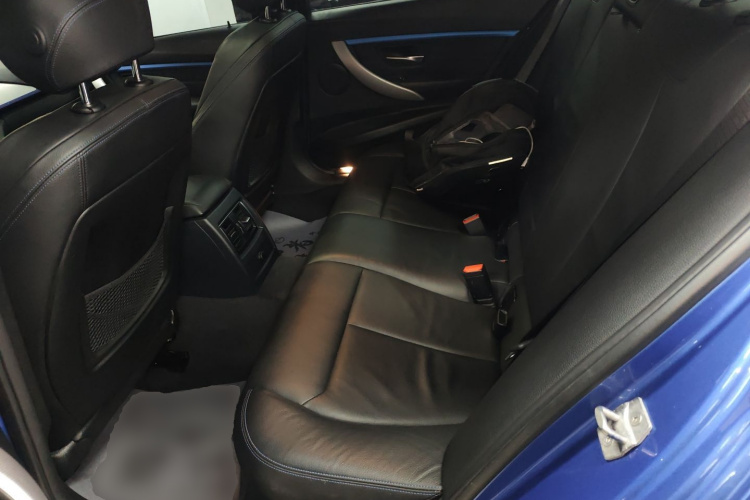 宝马3系 2019款 320i M运动套装中控内饰7004