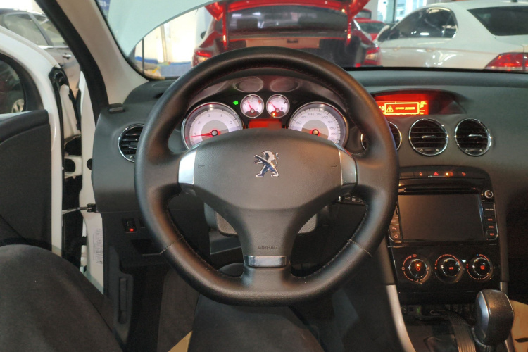 标致408 2013款 1.6L 手动舒适版局部细节13