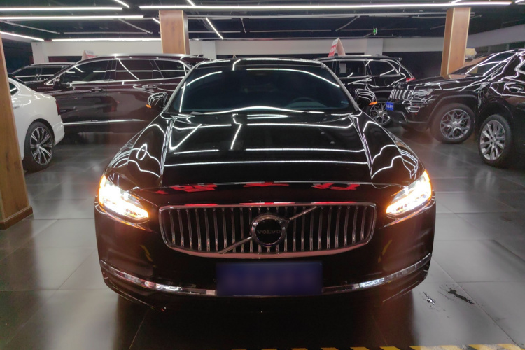 沃尔沃S90 2024款 B5 智逸豪华版车身外观2