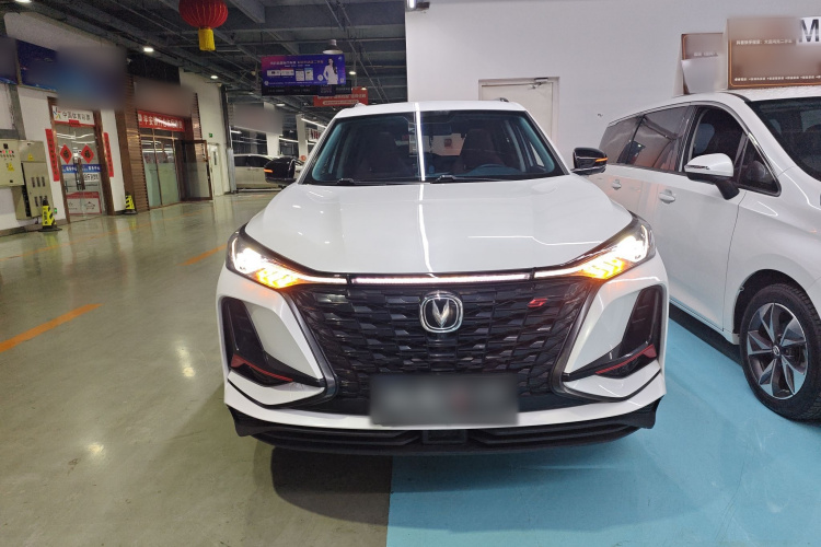 长安CS75 PLUS 2022款 2.0T 自动领航型车身外观2