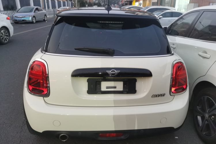 MINI 2018款 1.5T COOPER 经典派车身外观6