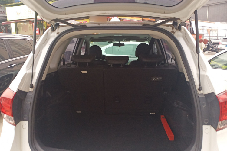 哈弗H6 2016款 升级版 1.5T 自动两驱精英型机舱底盘23