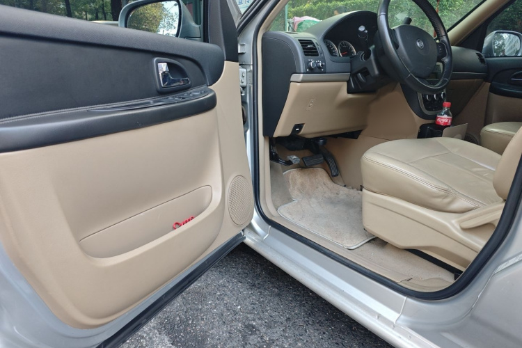 别克GL8 2014款 2.4L 行政版中控内饰7003