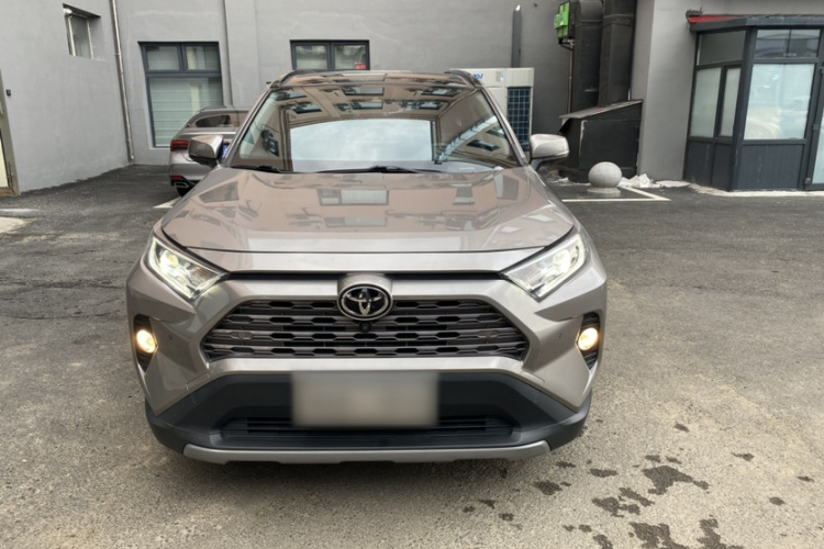 丰田 RAV4荣放 2020款 2.0L CVT四驱尊贵版车身外观6001