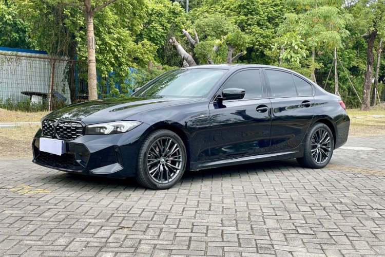 宝马3系 2024款 325i M运动曜夜套装车身外观6003