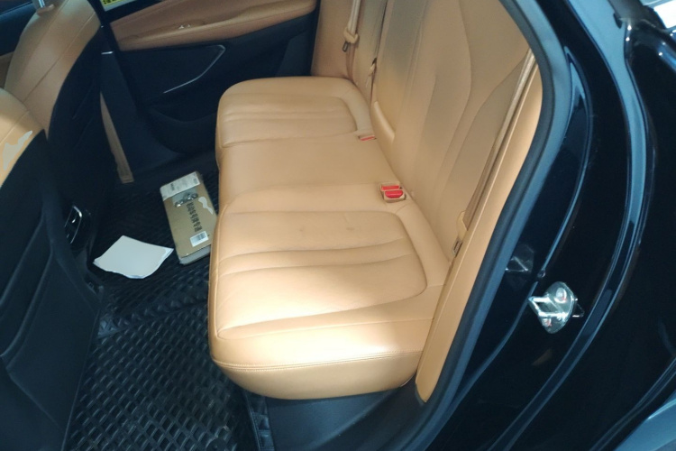 小鹏P5 2021款 550P中控内饰21