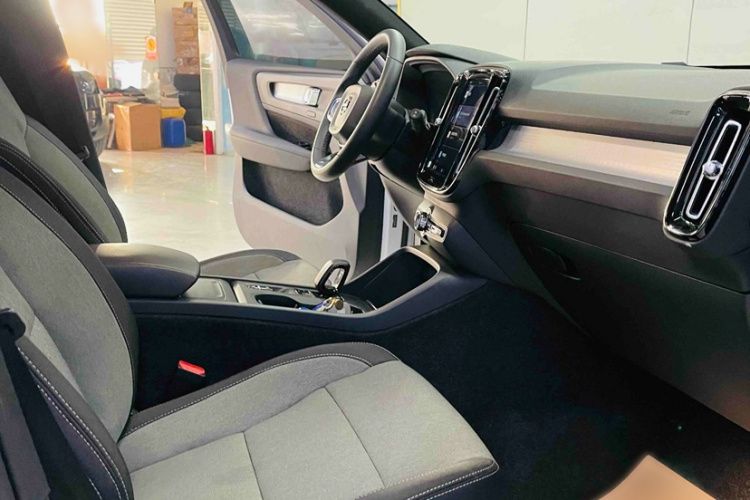 沃尔沃XC40 2023款 B3 智行时尚版中控内饰7003