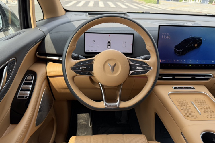 岚图汽车 岚图梦想家 2025款 PHEV 四驱尊贵鲲鹏版中控内饰7007