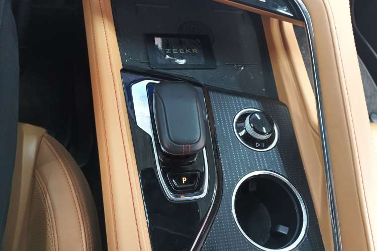 极氪001 2023款 WE版 86kWh局部细节18